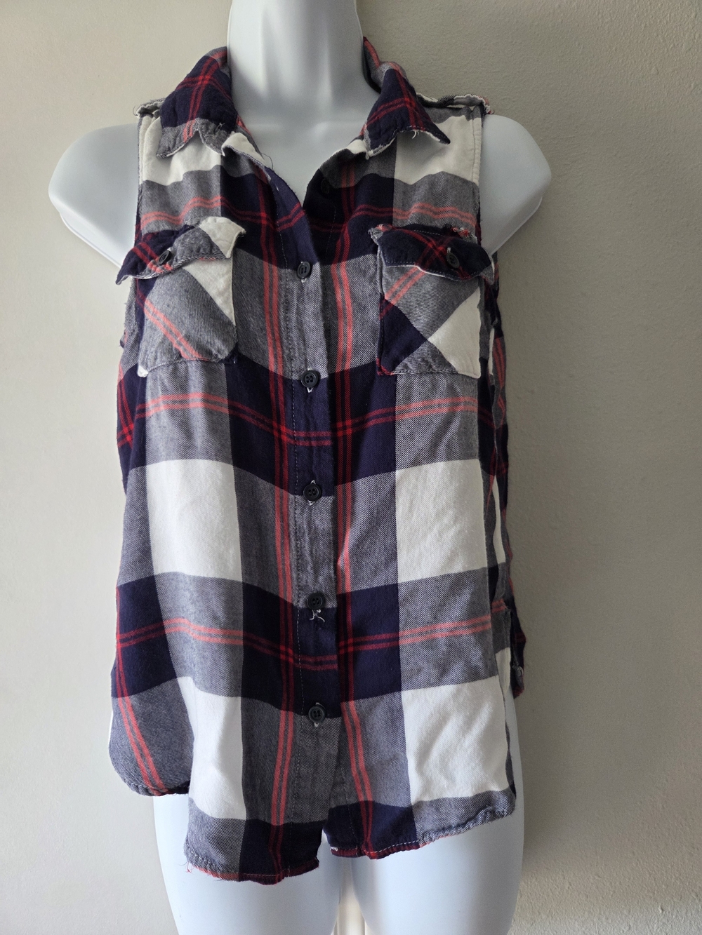 Stoosh Sleeveless Plaid Button-Down Shirt in Navy, White & Red